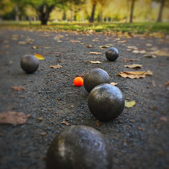 Bild zu: Gemeinsam Boule spielen - Bildvergrößerung