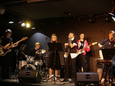 Schulbandkonzert mit anschließender U20 - Jamsession